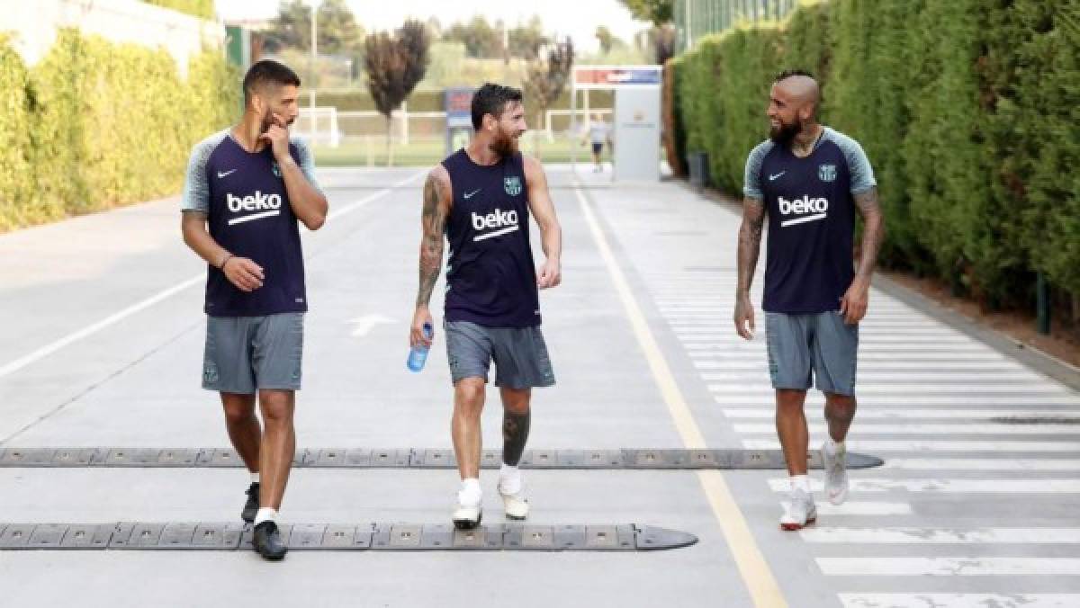 Así recibieron a Arturo Vidal en su primer entrenamiento con el FC Barcelona