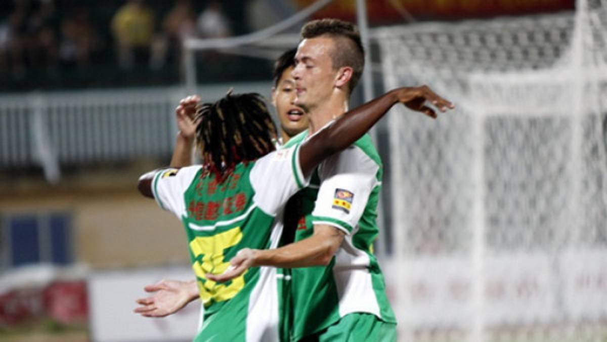 Beijing Guoan triunfó gracias a Pery