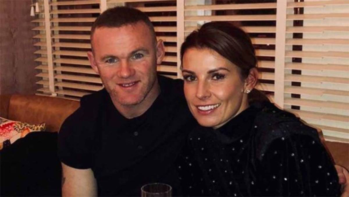 Rooney pide perdón tras el escándalo con tres mujeres y filtrarse las fotos; su esposa toma una decisión