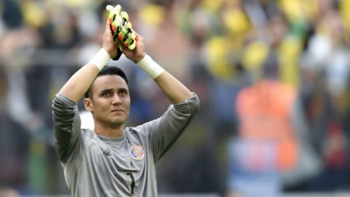 ¡Duelo de arqueros! Ochoa y Navas encabezan la lista de los porteros con más atajadas del Mundial