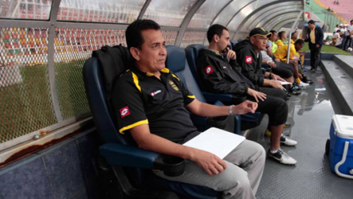 Nahún Espinoza inicia empatando con Real España