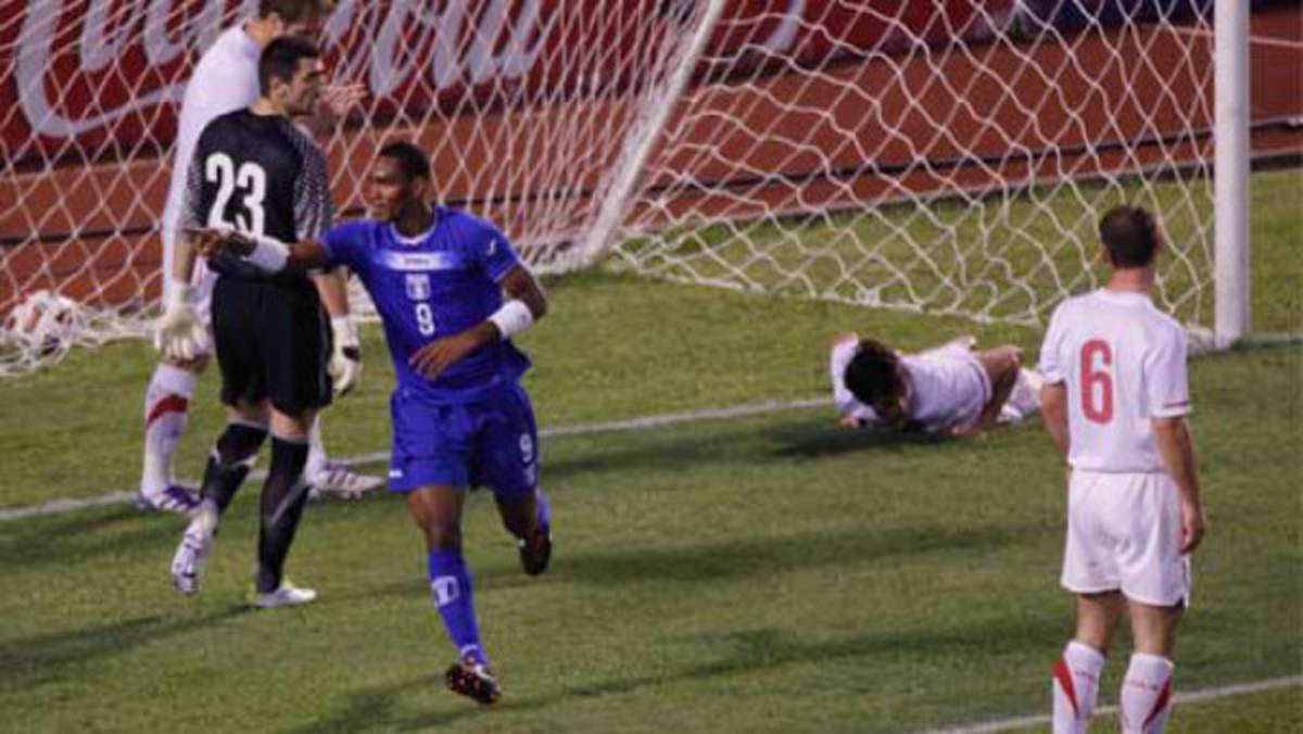 Honduras le gana a Serbia