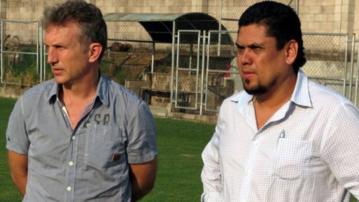 Ex asistente del Barcelona es candidato a dirigir a El Salvador