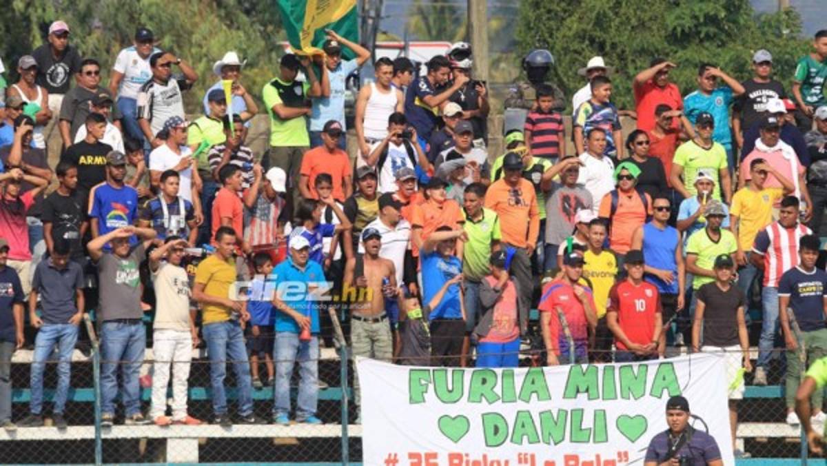 No viste en TV: Apasionado beso, sufrimiento de Elías Nazar y barra del Real España