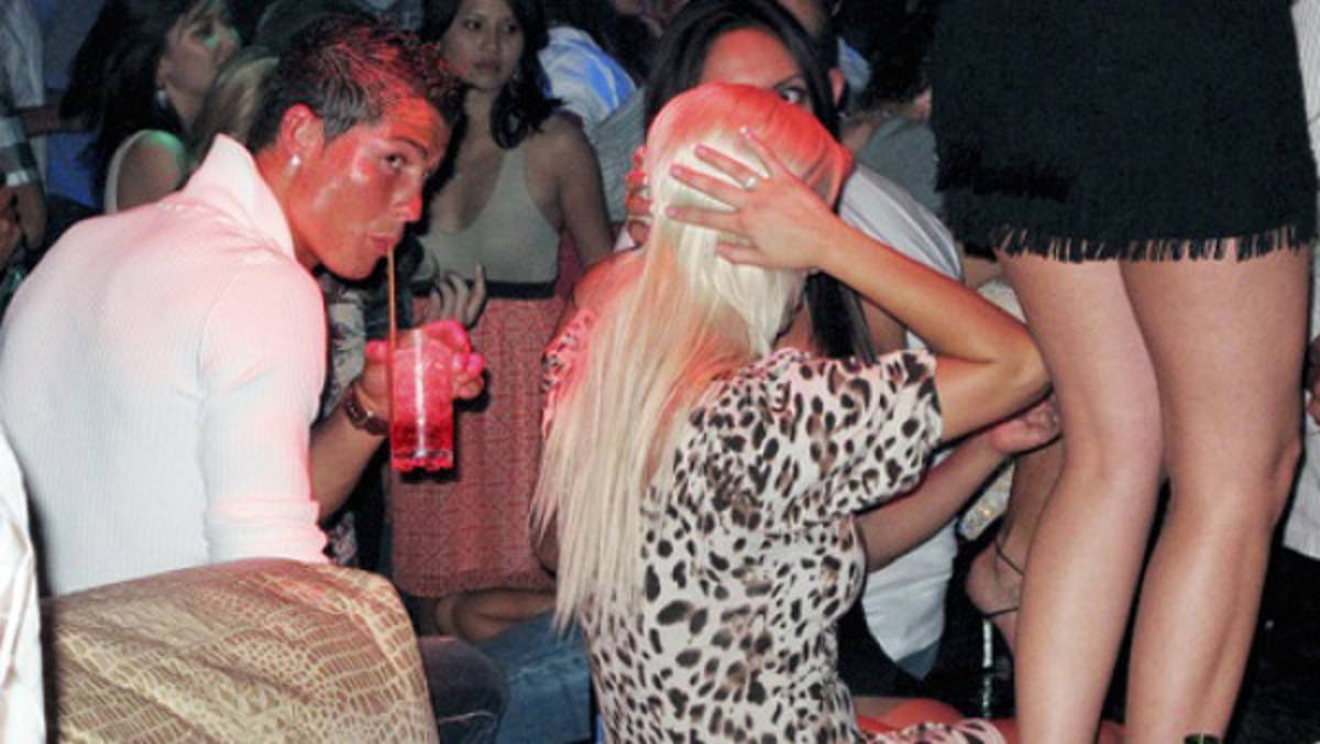 Cristiano Ronaldo visita una discoteca en su día libre