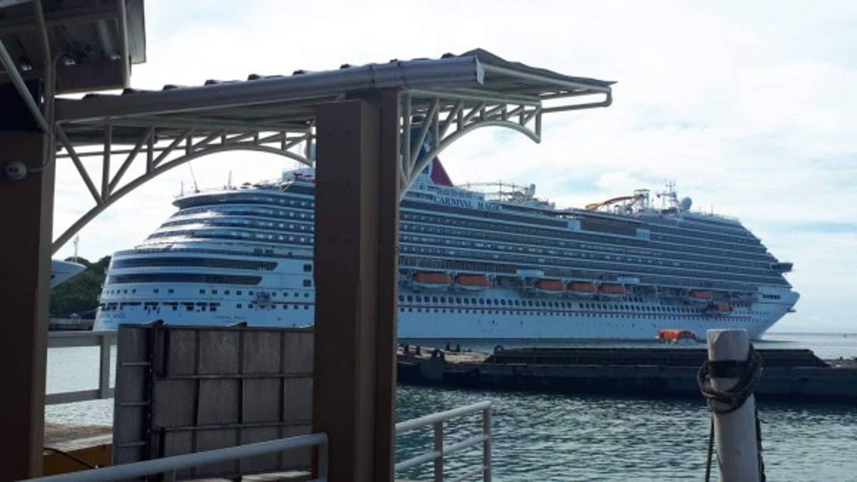 FOTOS: El caluroso recibimiento que tuvo Olimpia en Roatán. ¿Y el camerino?