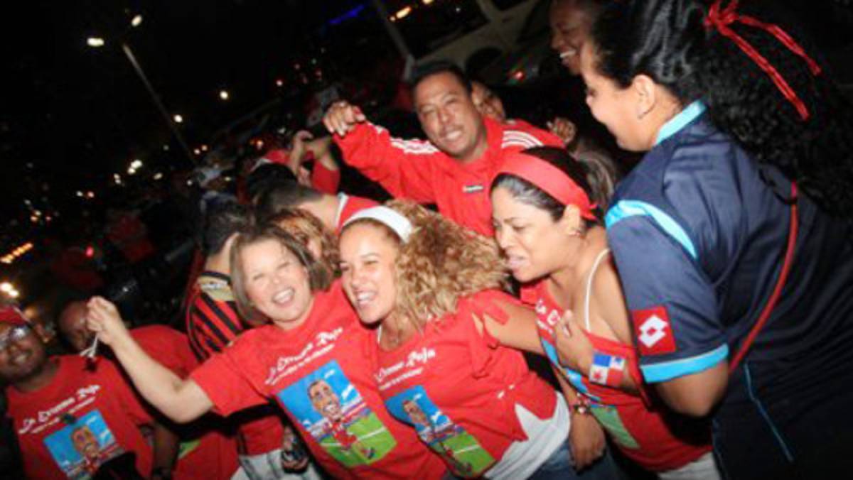 Serenata de los panameños a Costa Rica