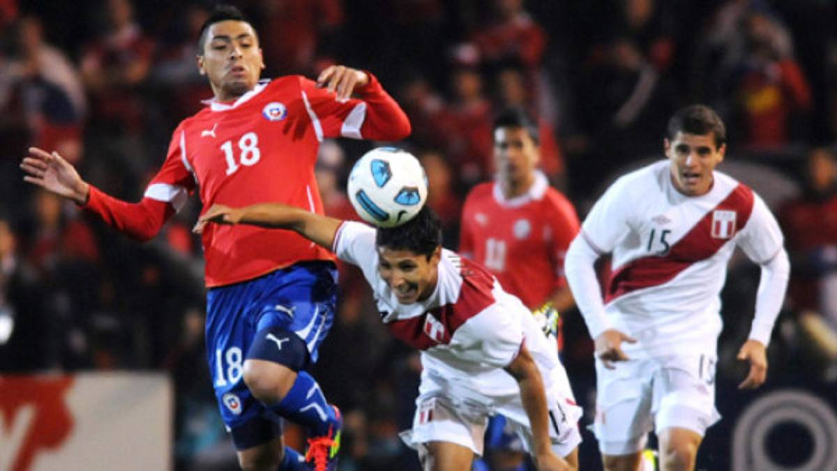 Chile gana 1-0 a Perú y es líder de grupo
