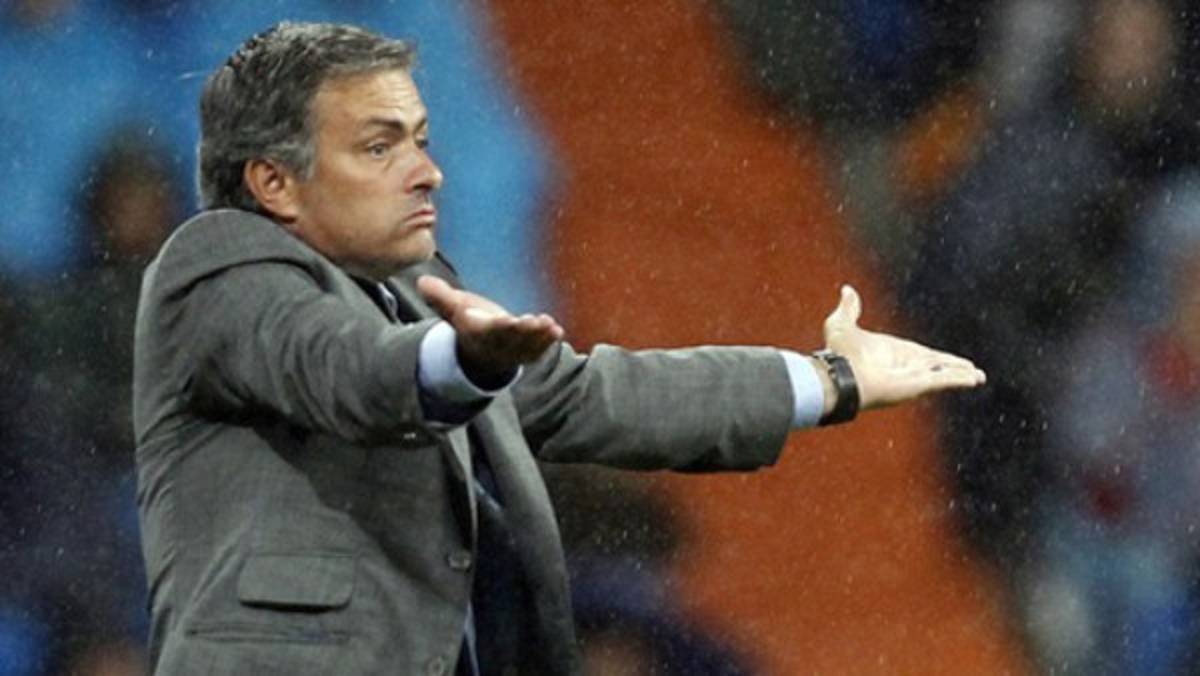 Mourinho quiere a Zidane cerca del campo