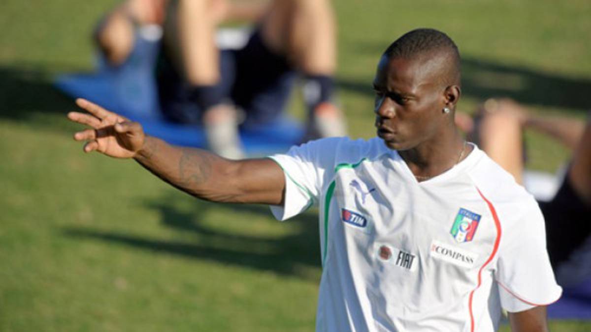 Medio millón de euros vale la última travesura de Balotelli