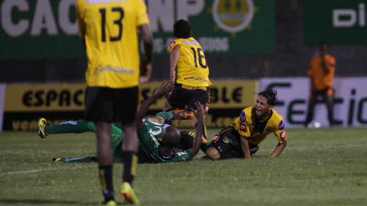 'El árbitro influyó contra Marathón'