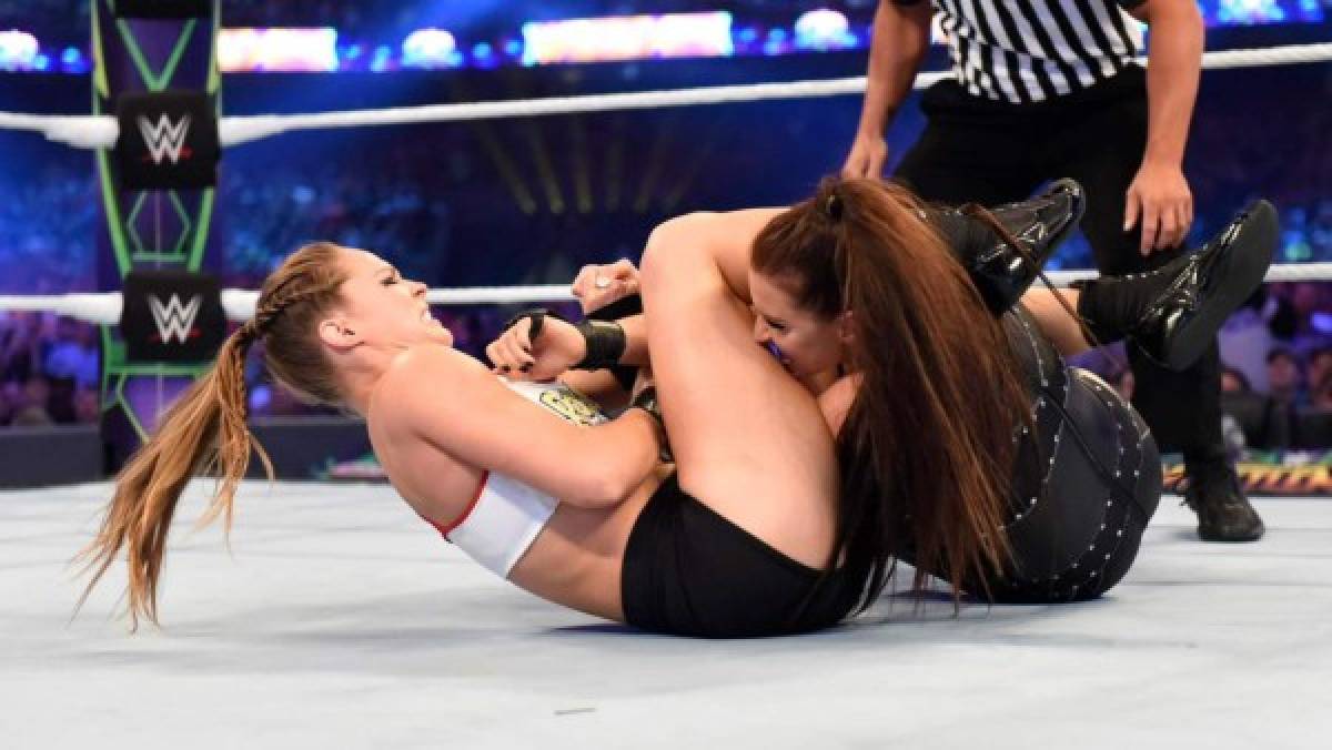 ¡Asombró y enamoró! El espectacular debut de Ronda Rousey en la WWE