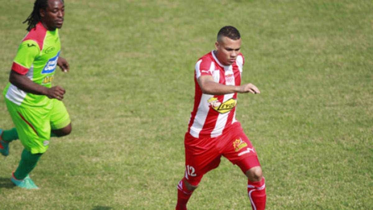 Arnold Peralta: 'Dentro de la cancha no lo conozco, somos enemigos'