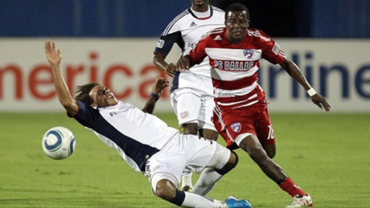 Chávez anotó y clasificó con Dallas a los Playoffs