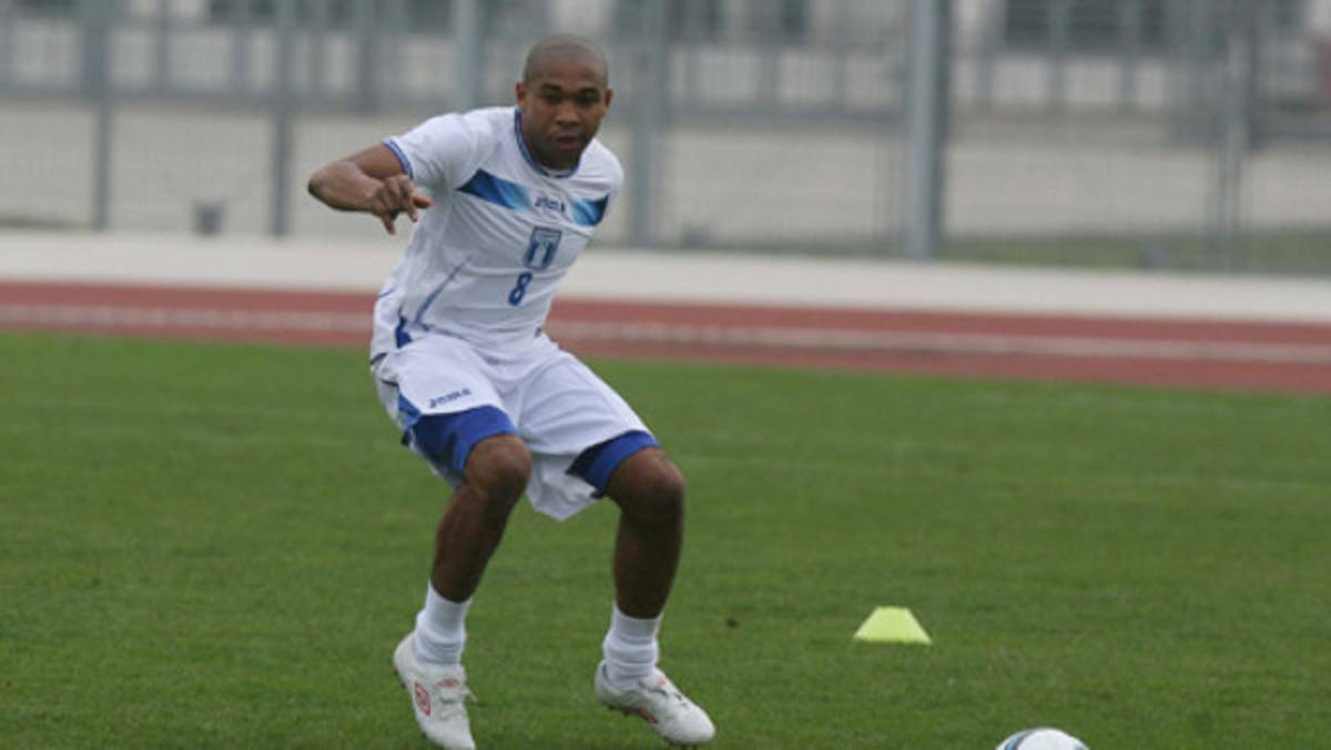 Honduras convocará a cinco legionarios