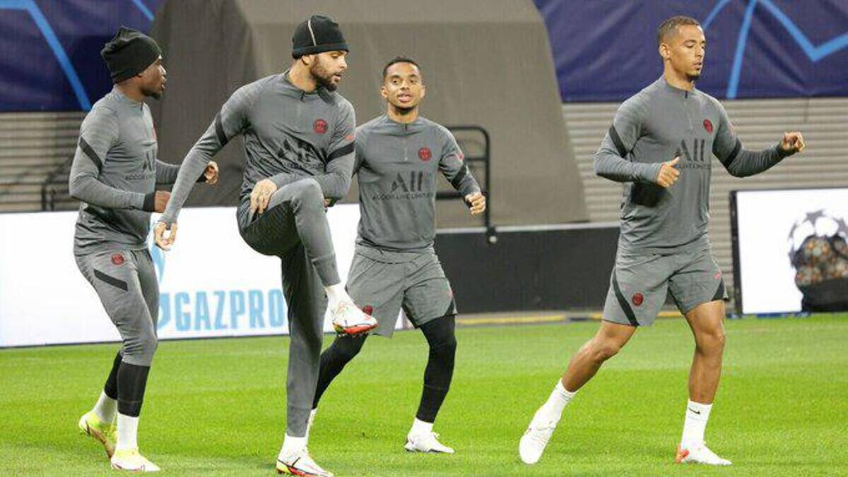 Vestuarios separados y sin estacionamiento: Las drásticas reglas del PSG con los futbolistas que se nieguen a irse del equipo