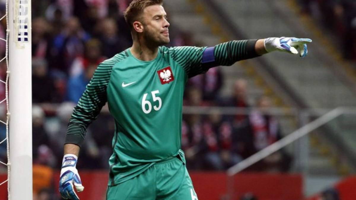 ¡Entre grandes! Emilio Izaguirre es escogido en el 11 histórico del Celtic de Escocia