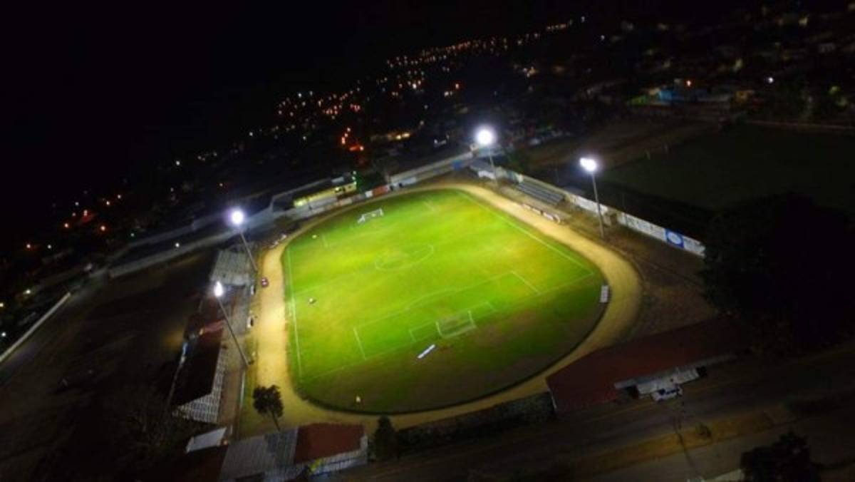 El estadio Marcelo Tinoco de Danlí ya cuenta con luz para juegos de noche