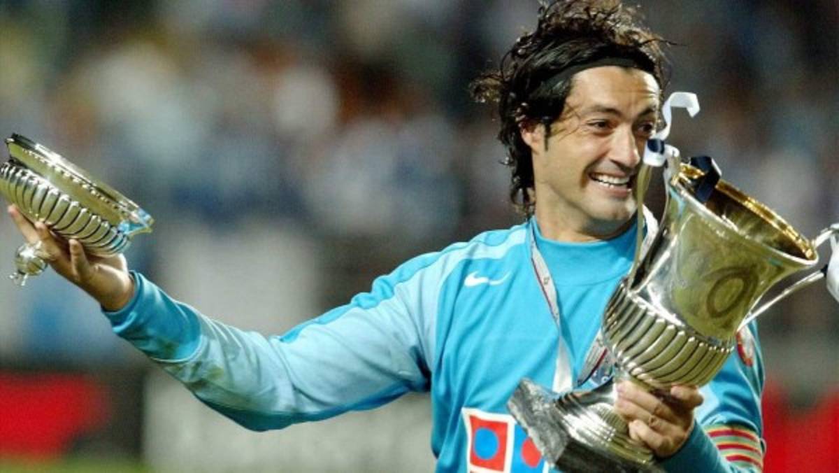 Messi ya ocupa el segundo lugar: Los futbolistas con más títulos en toda la historia ¿Y Cristiano?