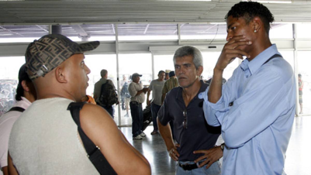 Polémica entre Costly y Manrique Amador