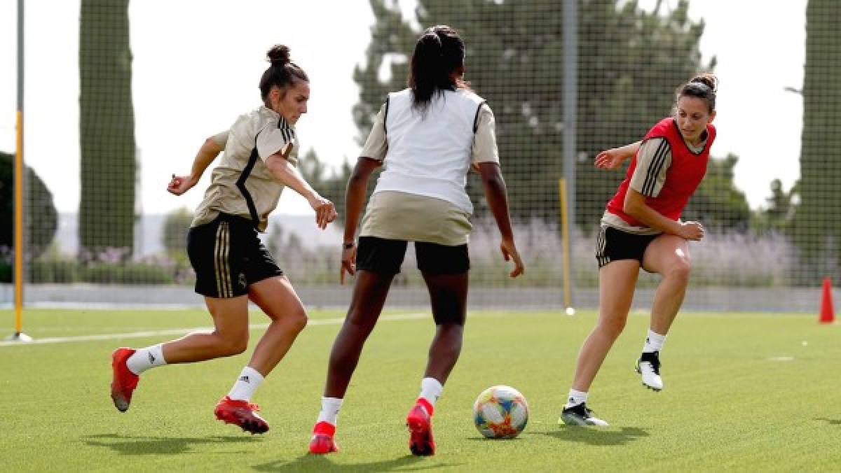 Belleza y ocho fichajes de golpe: Así fue el primer entrenamiento del Real Madrid femenino