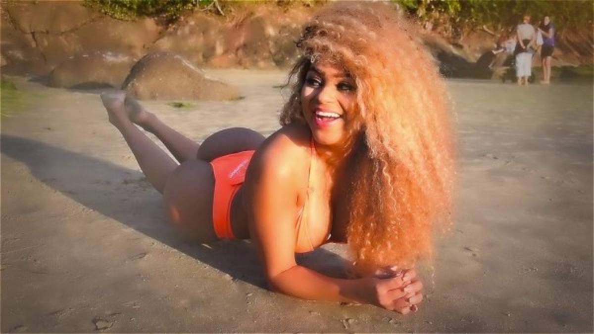 ¡Erika Canella, la Miss Bum Bum, le declara su amor a Donald Trump con candentes fotos!