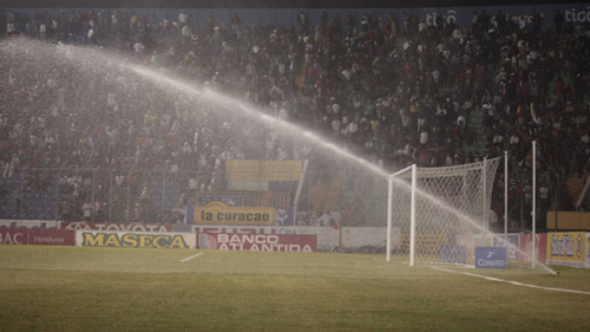 Olimpia mandó a regar el lado de Marathón en el segundo tiempo