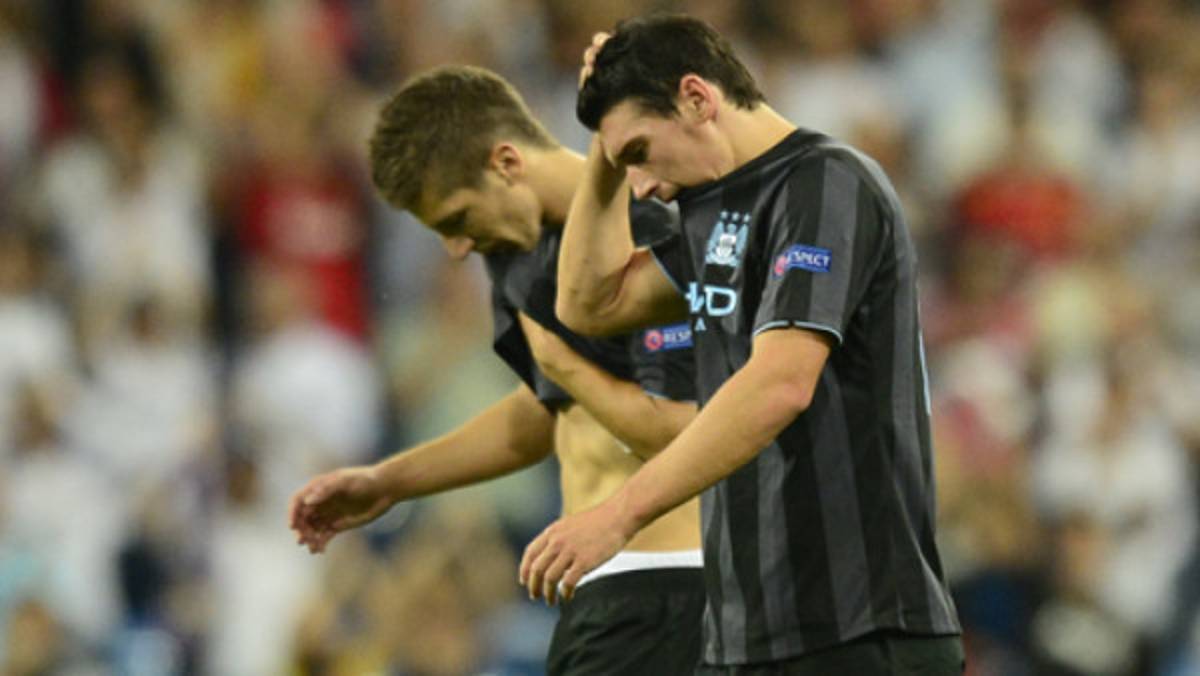 Prensa de Inglaterra: 'Jugadores del City también se pusieron de rodillas'