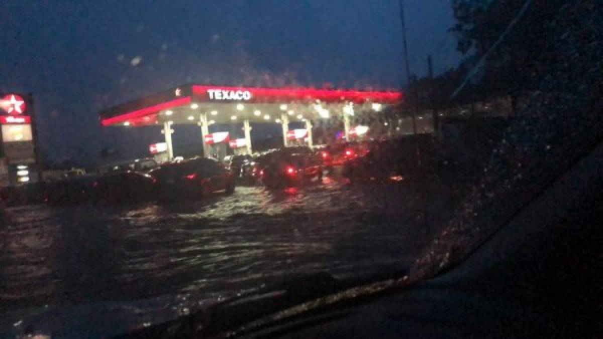 EN FOTOS: Fuerte tormenta eléctrica desata caos en San Pedro Sula