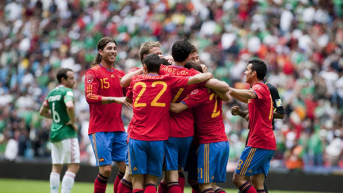 España sólo pudo con el empate