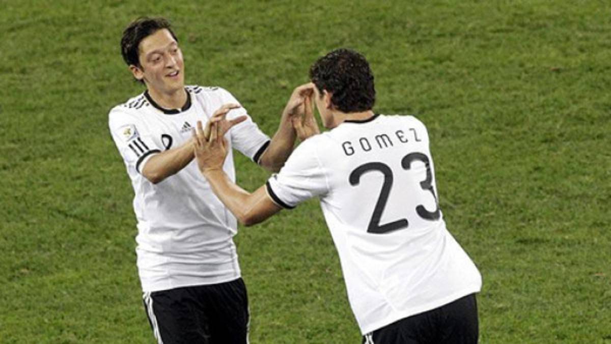 Löw : 'Özil fue mejor que Messi'