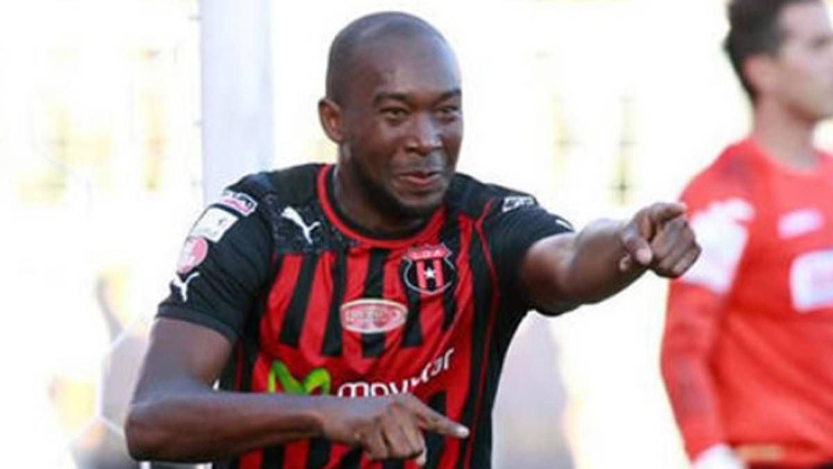 Técnico del Herediano: 'Le hacen mucha bulla a Jerry Palacios”