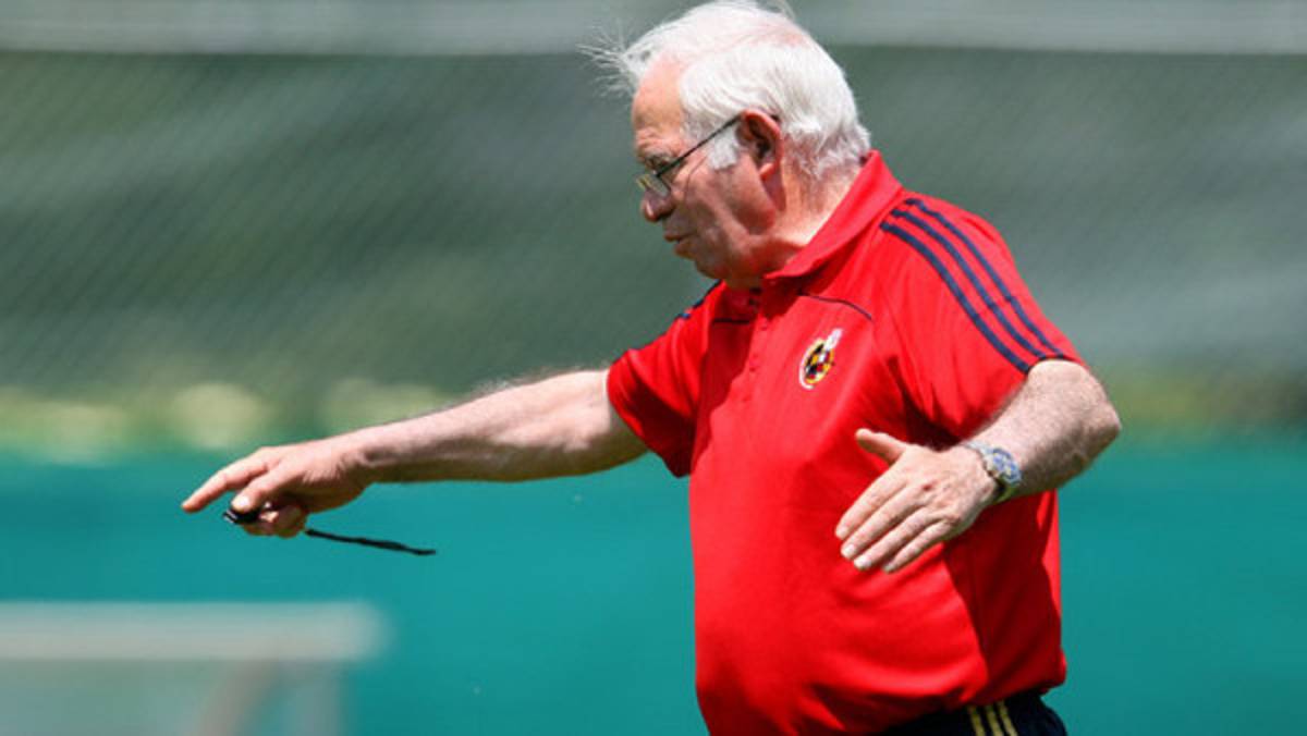 Muere Luis Aragonés, ex técnico campeón de la Eurocopa con España