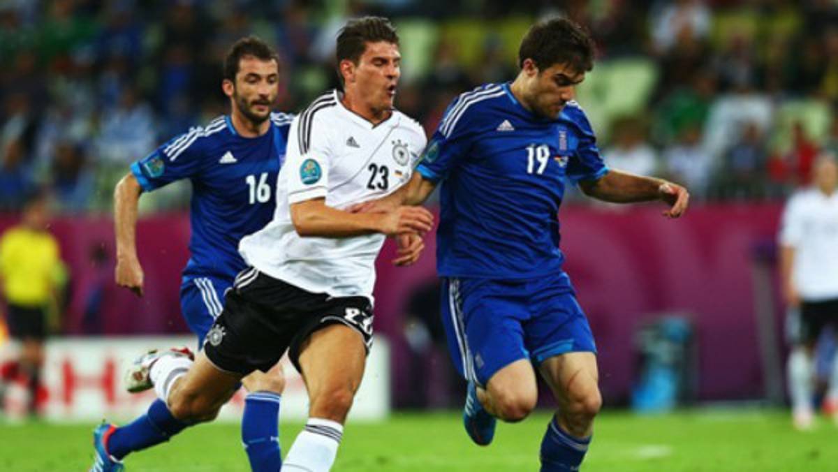 Prensa griega alaba a su selección