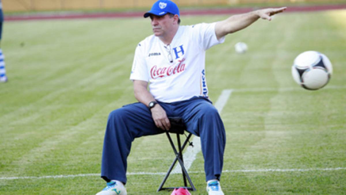 Luis Suárez no da pistas del once titular contra México