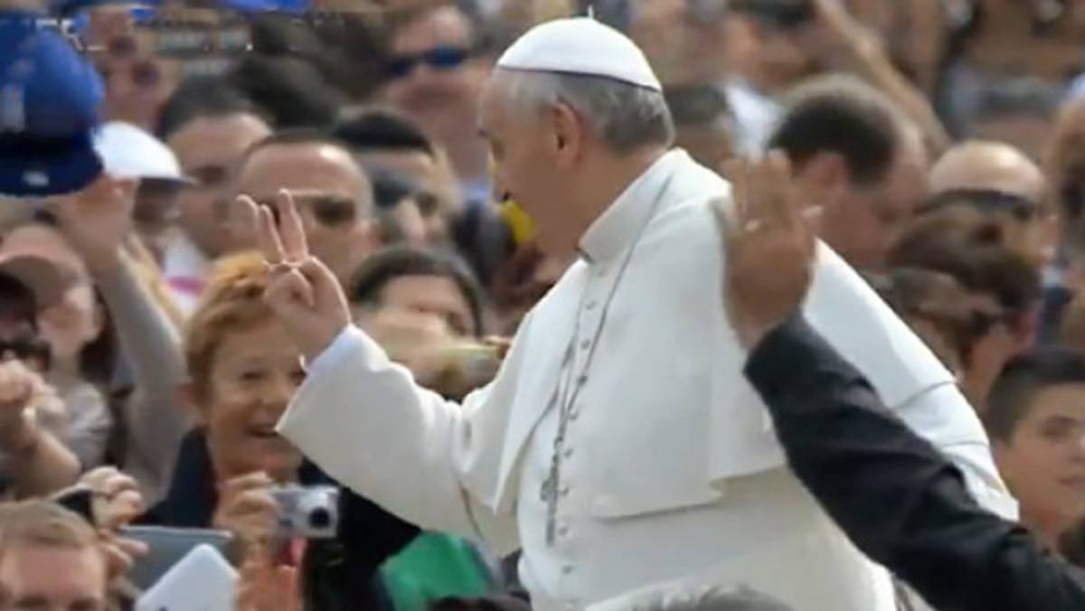 VIDEO: Papa Francisco se burló de aficionado del Boca