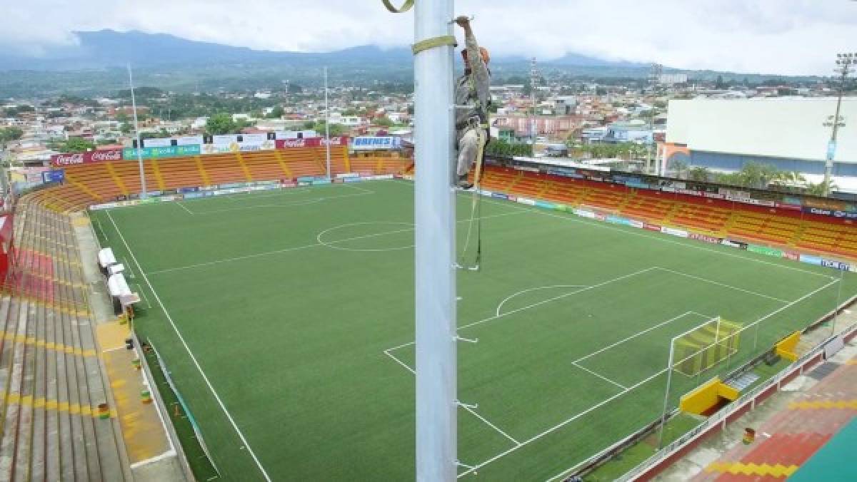 Herediano demuele el vetusto Eladio Rosabal Cordero y comienza el sueño de su nuevo estadio