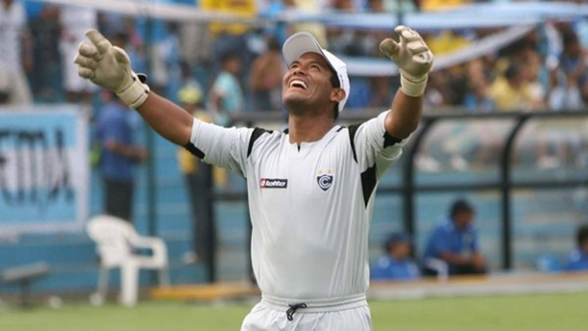 Estos son los grandes porteros que también son goleadores