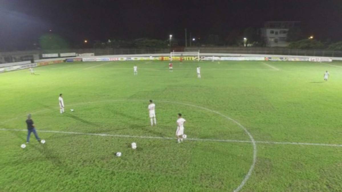 Real Sociedad entrena por la noche probando su debut nocturno en el Francisco Martínez