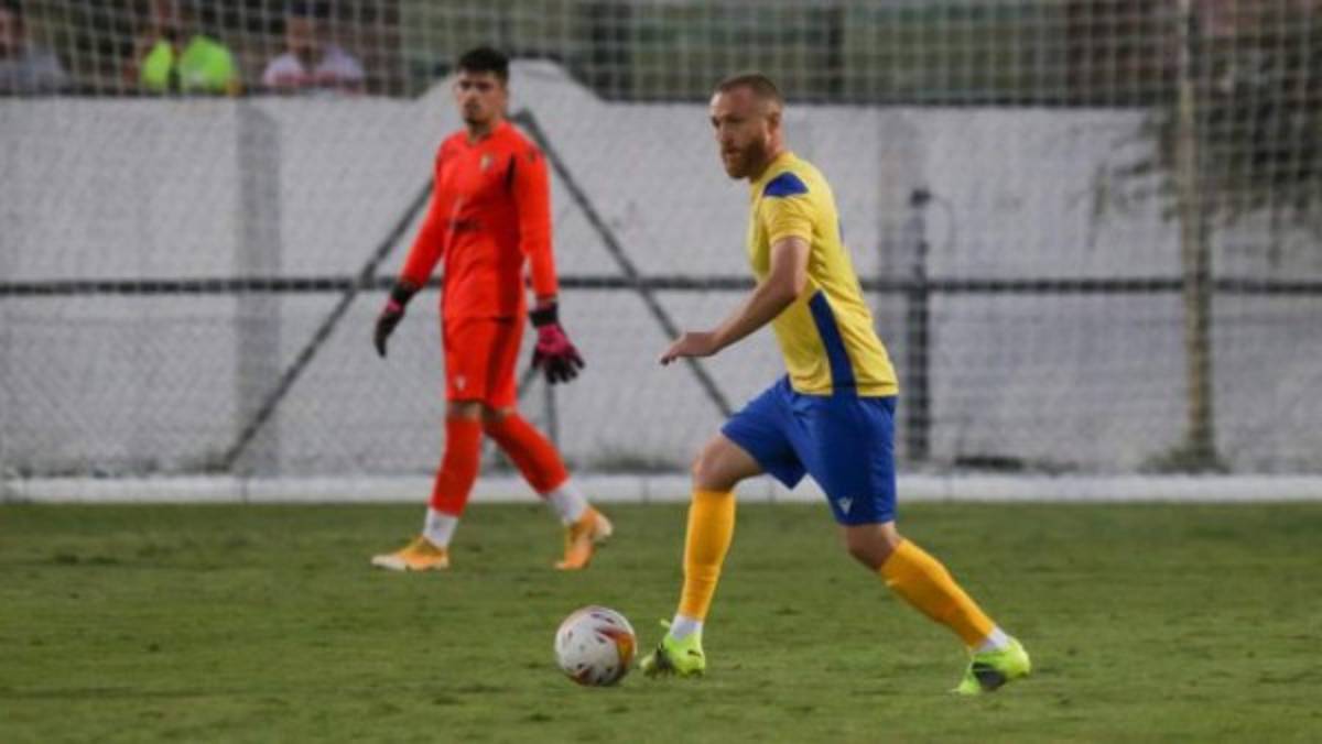 ¿Juega el Choco Lozano? La alineación de Cádiz para dar otro golpe al Barcelona de Koeman