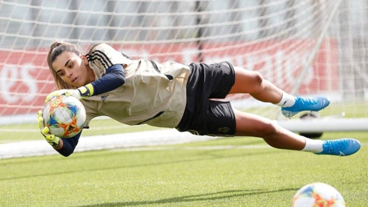 Belleza y ocho fichajes de golpe: Así fue el primer entrenamiento del Real Madrid femenino