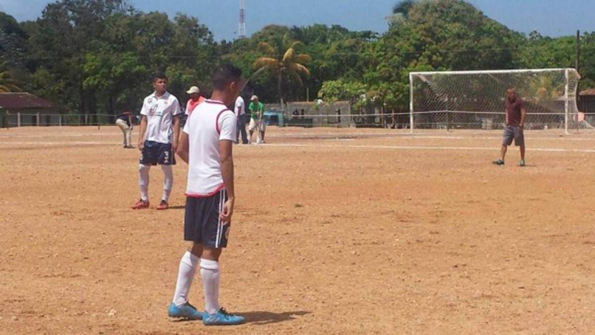 Las polvorientas canchas que han albergado partidos de la Copa Presidente