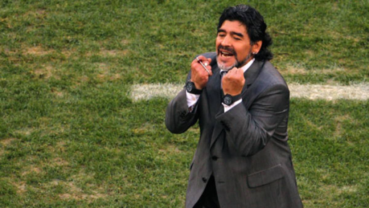 Maradona quiere seguir con Argentina