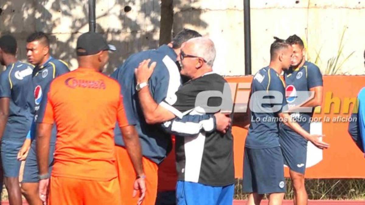 FOTOS: Diego Vázquez observó de reojo el entreno del Olimpia de Keosseián