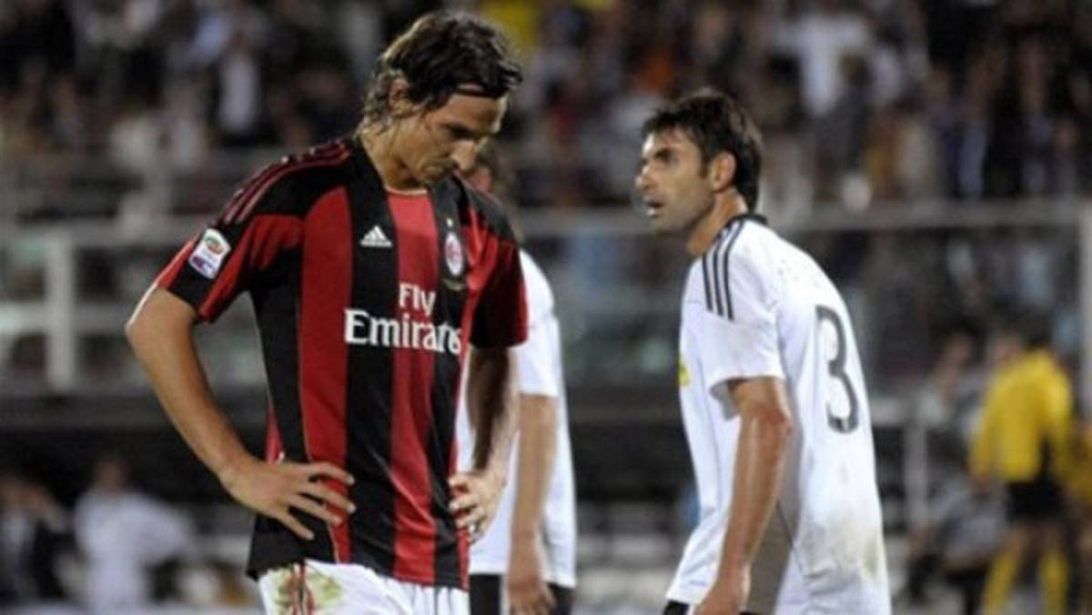 Ibra y Robinho, mal en su debut