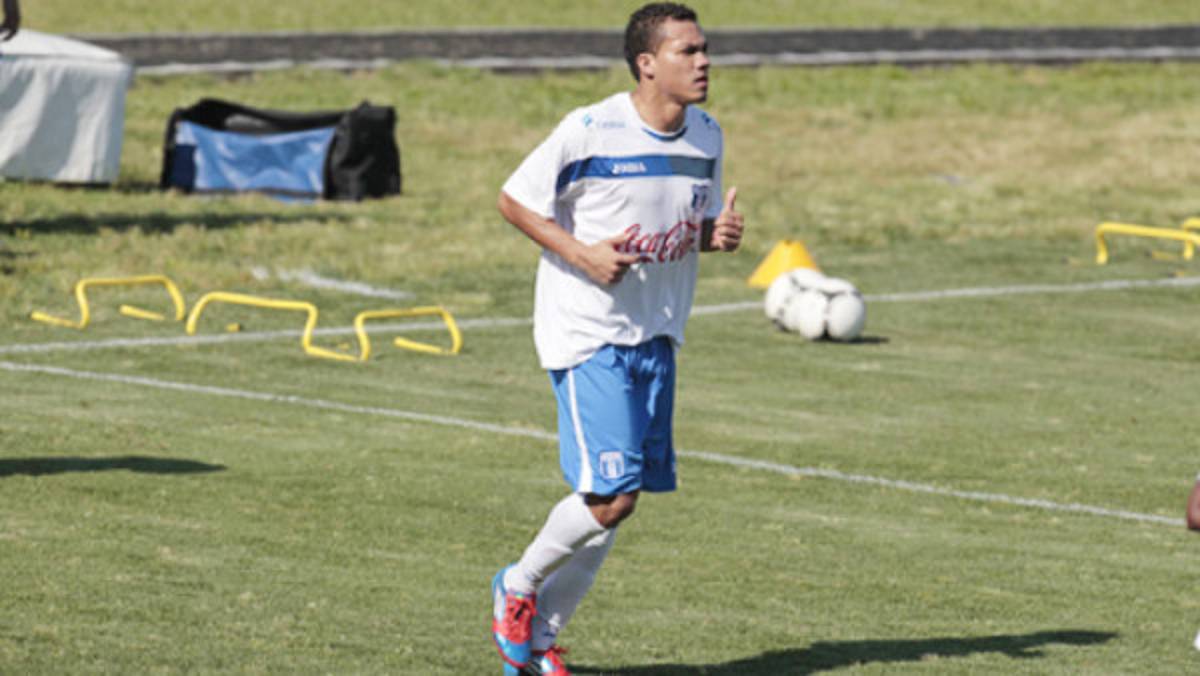 Arnold Peralta: 'Mi gran anhelo es debutar'