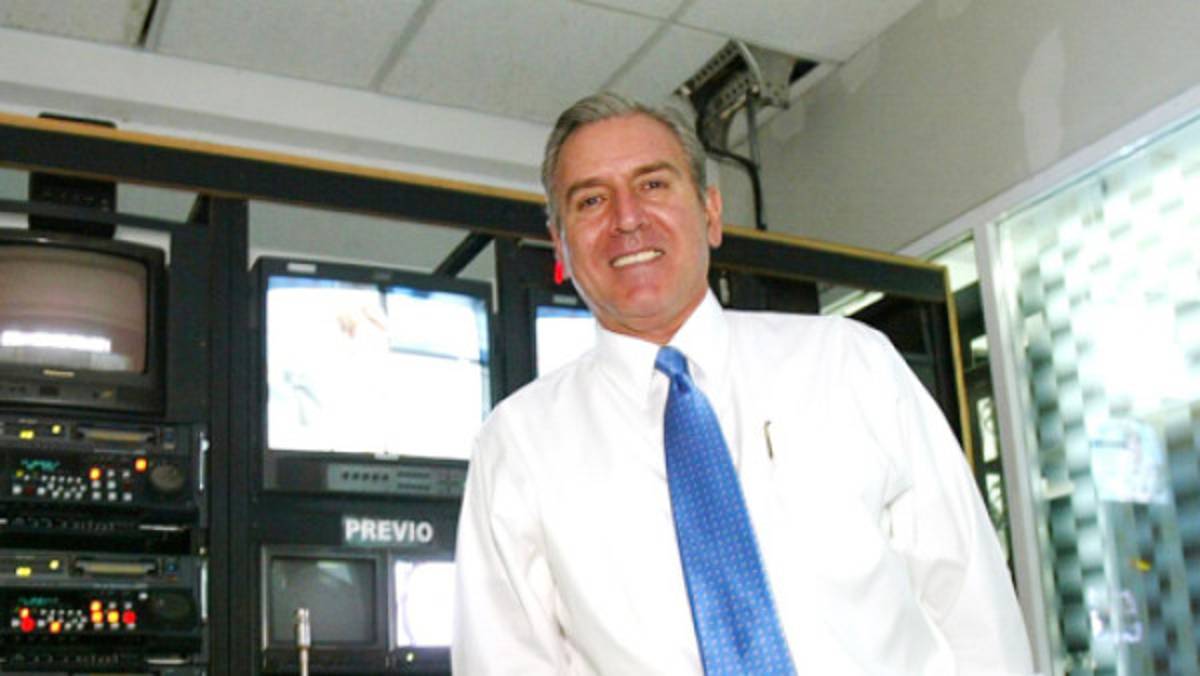 ESPN despide a periodista que llamó 'locos' a jugadores de Honduras