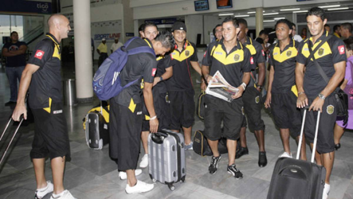 Real España no pudo salir de Denver