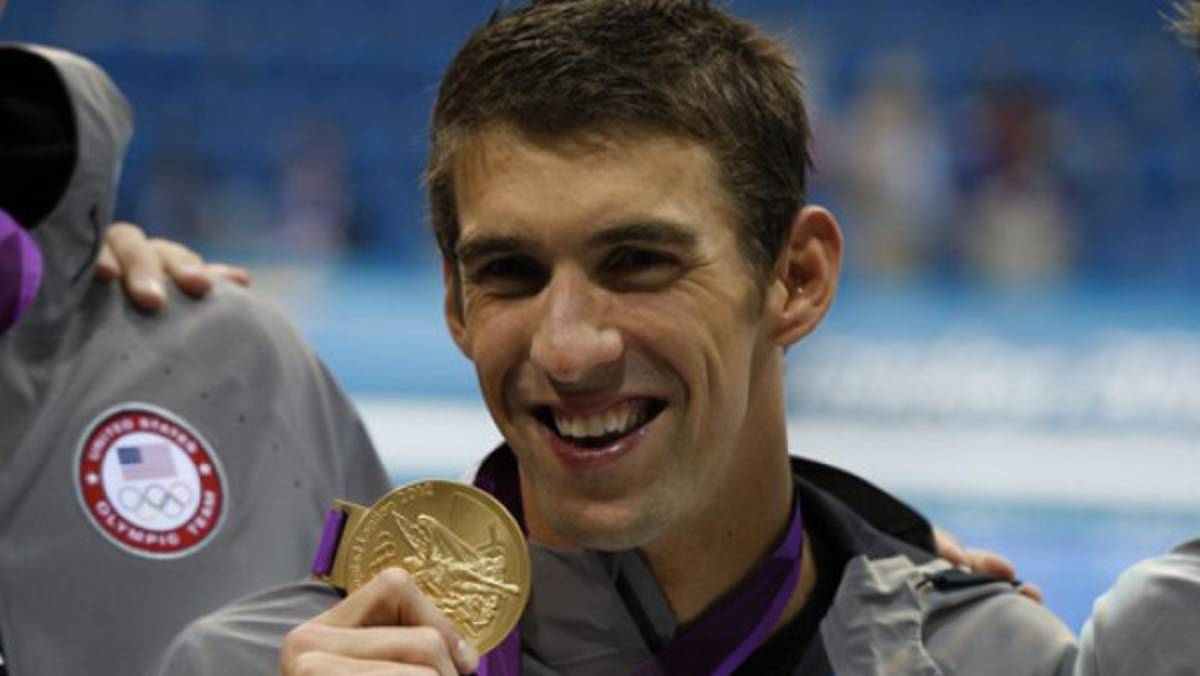 Michael Phelps se retira bañado de oro