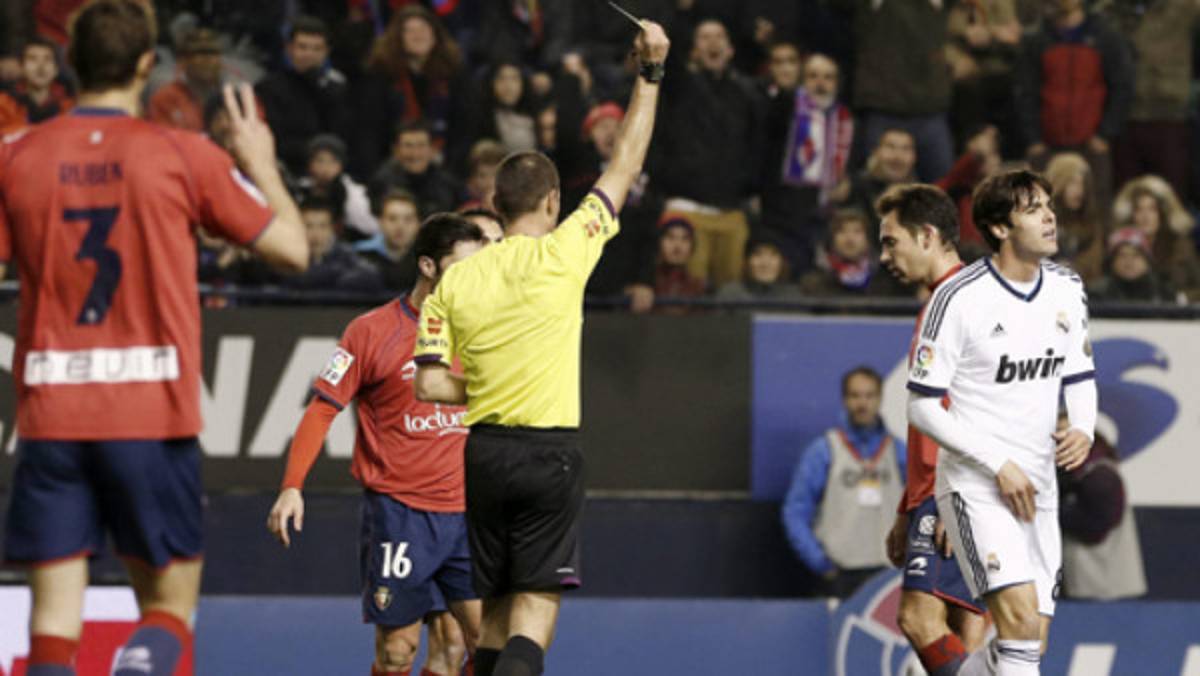 Kaká se 'autoexpulsa” de manera infantil con el Madrid